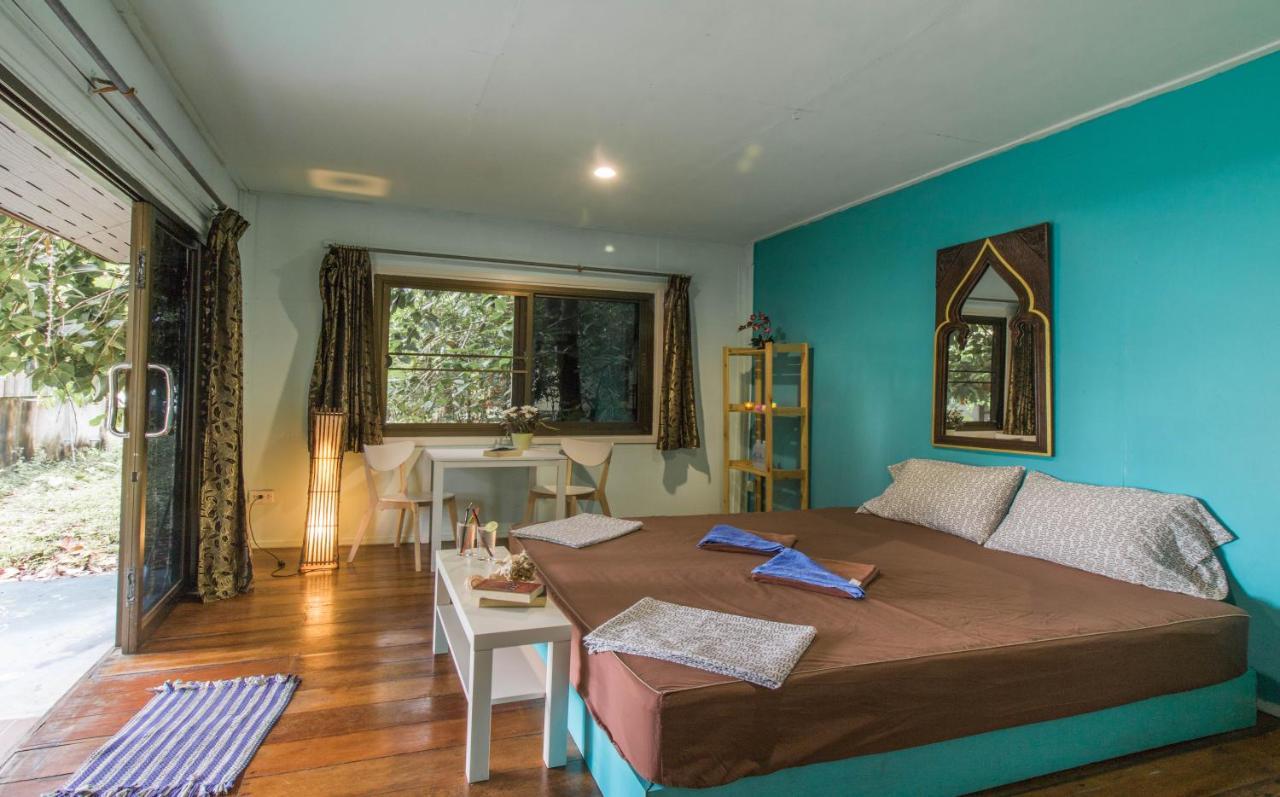 Phayam Friends Hotel Ко Паям Екстериор снимка