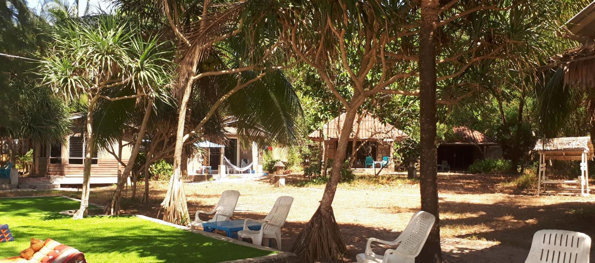Phayam Friends Hotel Ко Паям Екстериор снимка