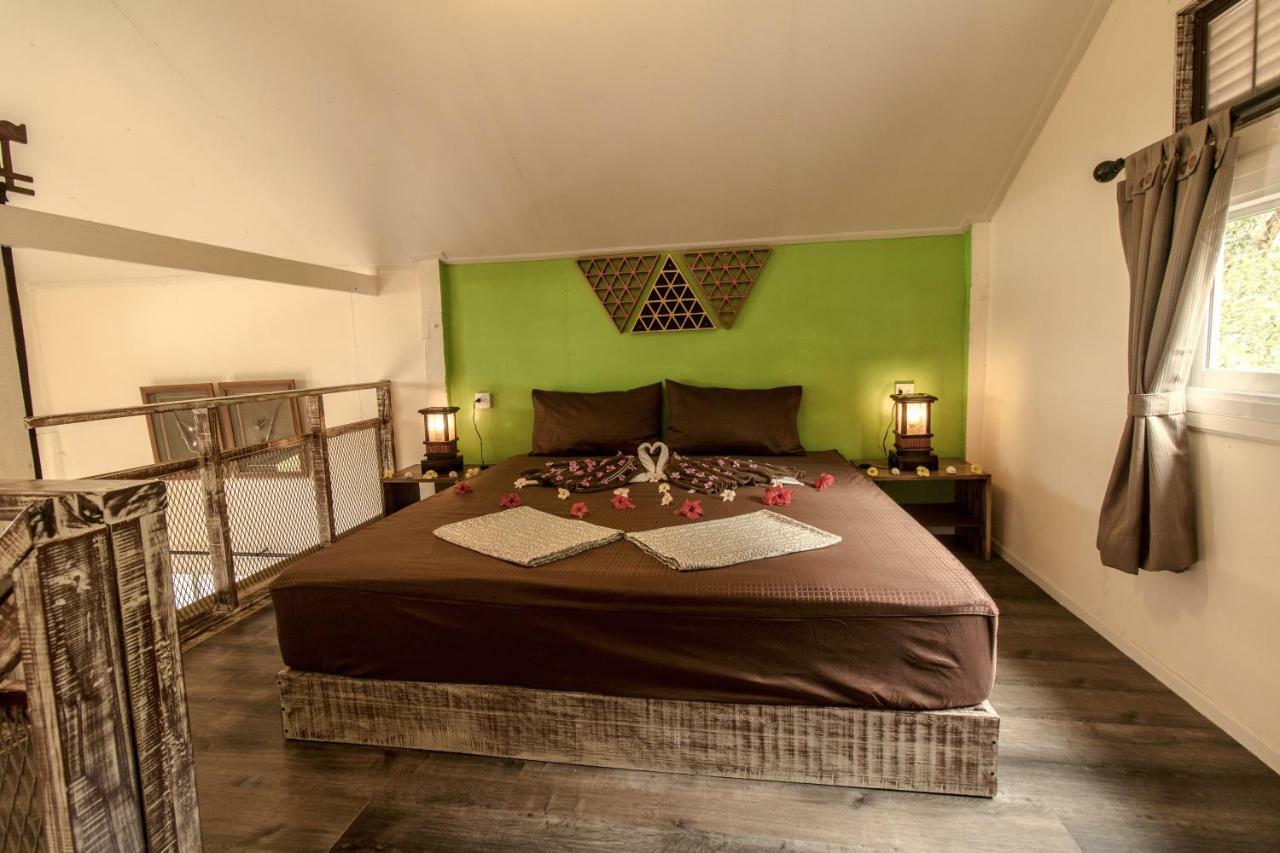 Phayam Friends Hotel Ко Паям Екстериор снимка