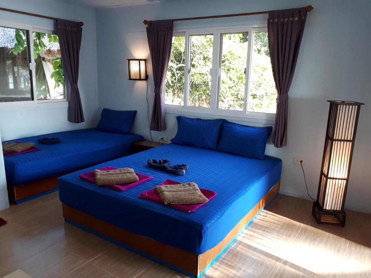 Phayam Friends Hotel Ко Паям Екстериор снимка