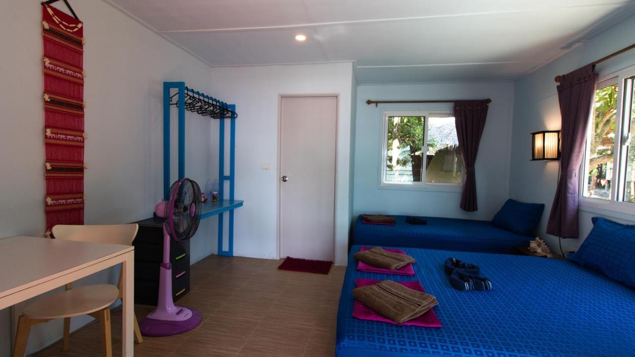 Phayam Friends Hotel Ко Паям Екстериор снимка